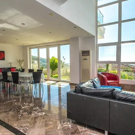 4 Bedroom - White Village