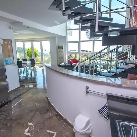 4 Bedroom - White Village Villa *