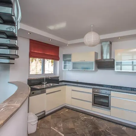 Villa 4 Bedroom - White Village *