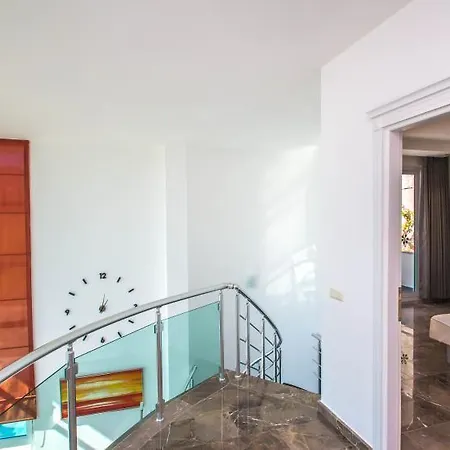 Villa 4 Bedroom - White Village